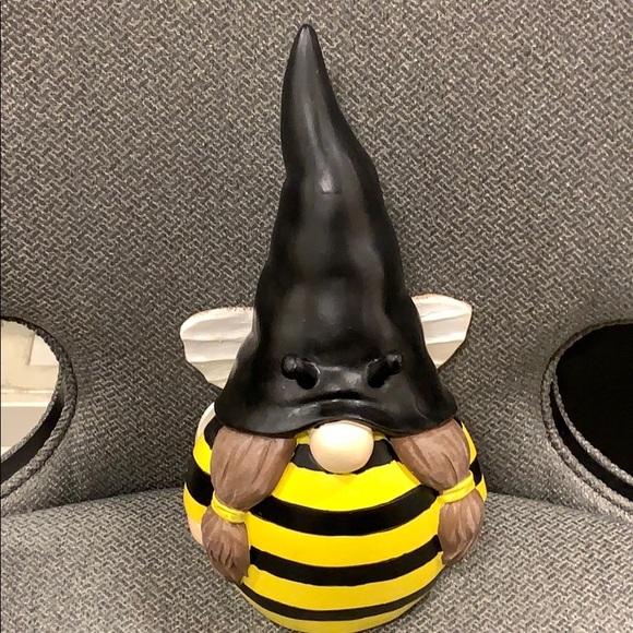 Other - Bumble bee 🐝 Gnome brand new